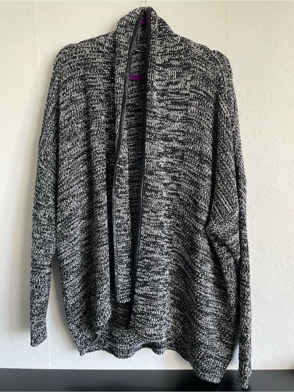 Reitmans Knit Black & White Marled Open-Front Women's Sweater